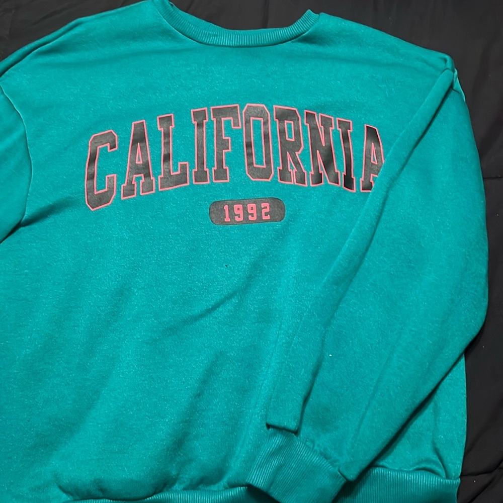 Green, Red, and Black California Sweatshirt for Kids 12-13